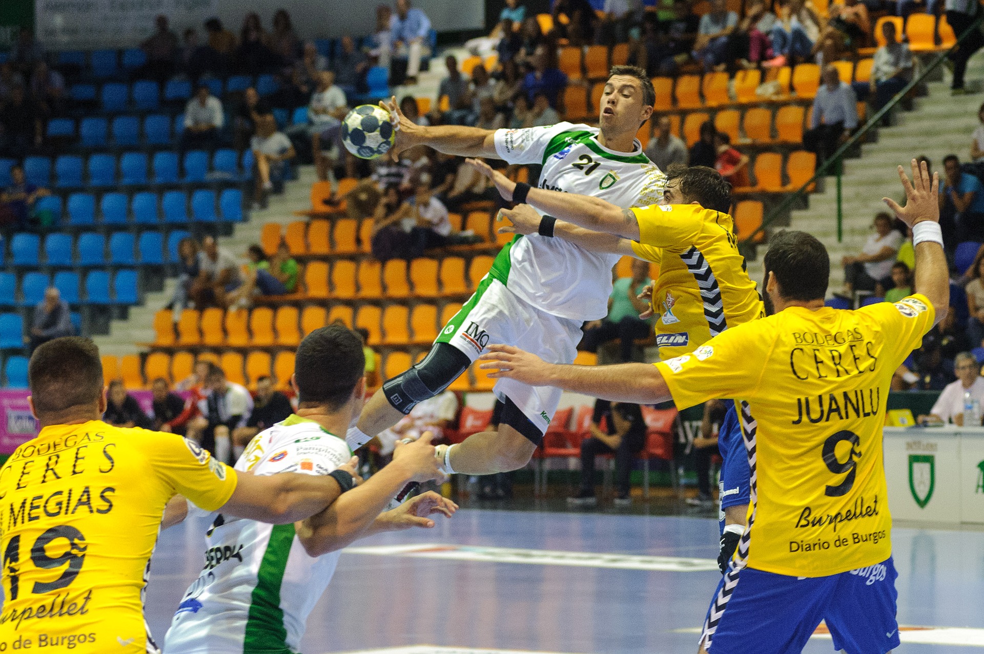 handball_sports-2102965_1920